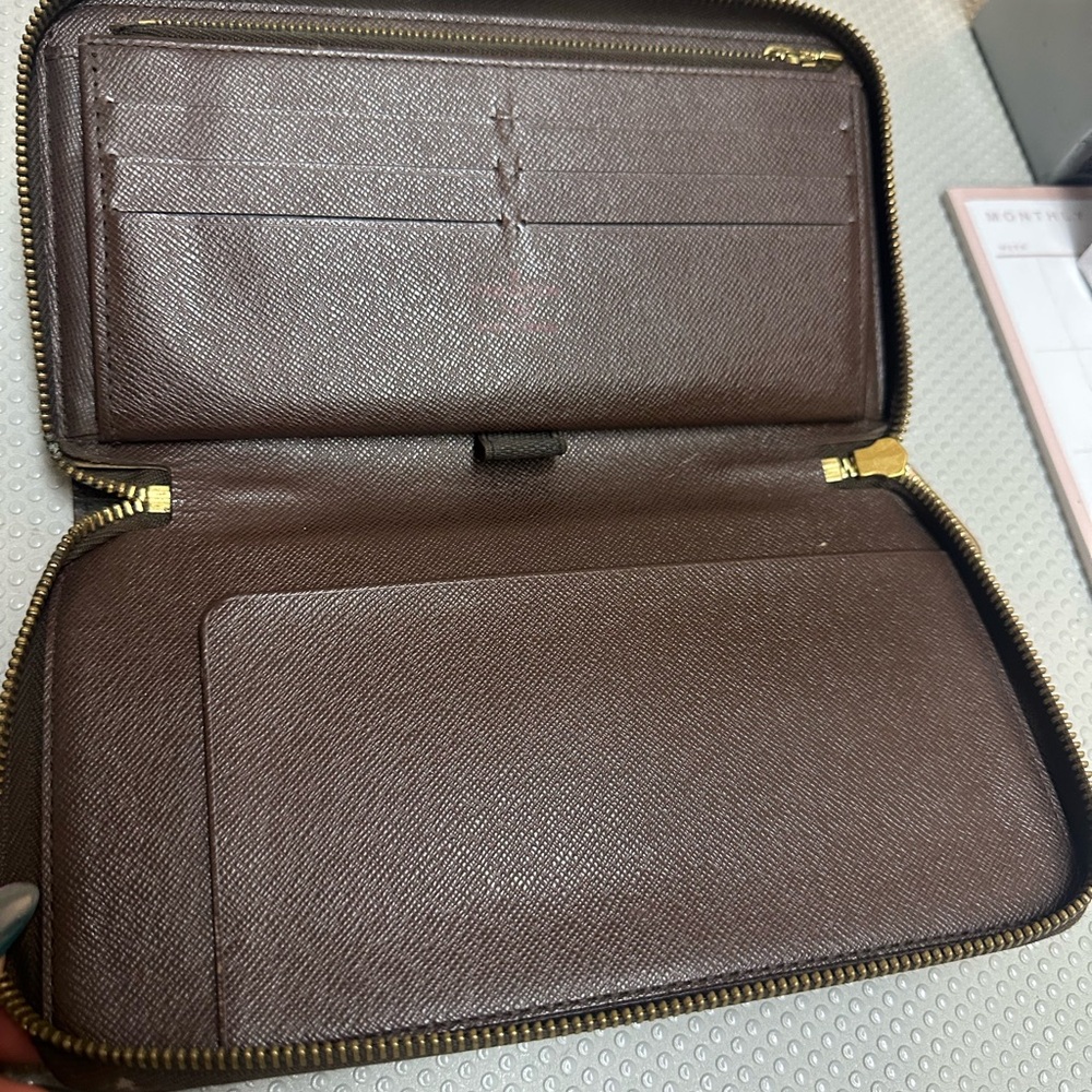 Louis Vuitton Zippy Wallet Damier Ebene canvas